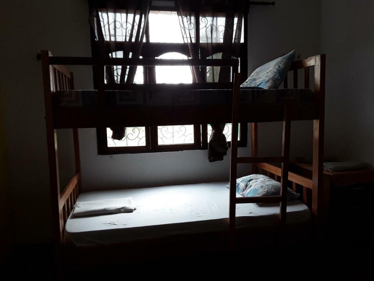 Akogo House - Bnb , Hostel, Backpackers & Volunteer Center Mombasa Exterior foto